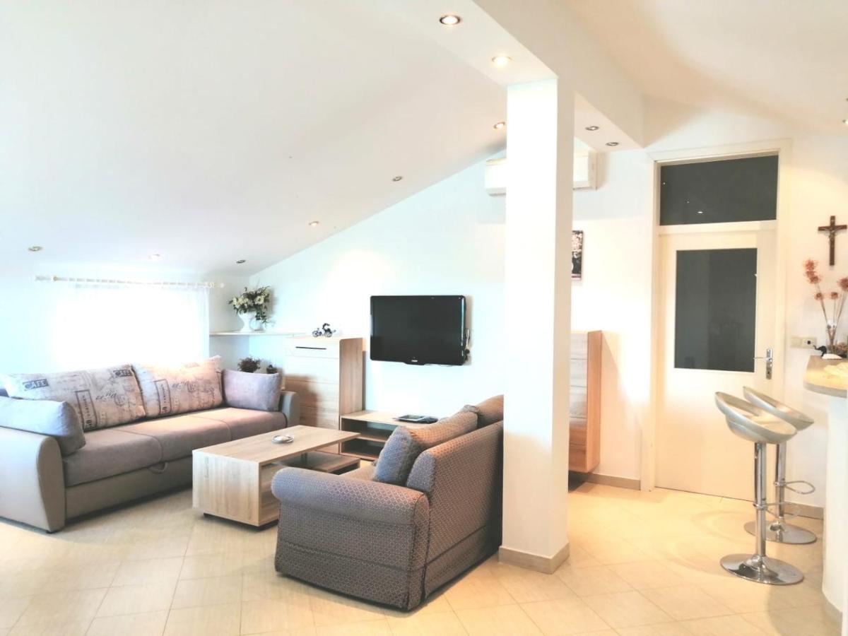 Lovely Sea View House In Malinska Island Krk Εξωτερικό φωτογραφία